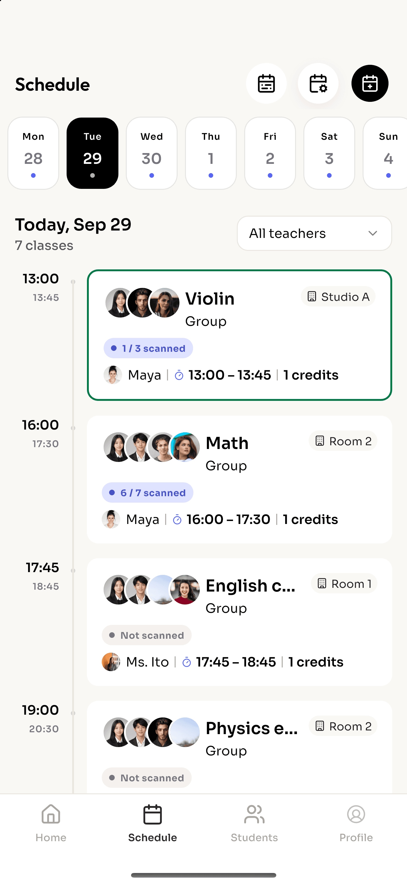 Weekly schedule screen with group classes